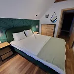 Stodoly Z Widokiem Na Tatry